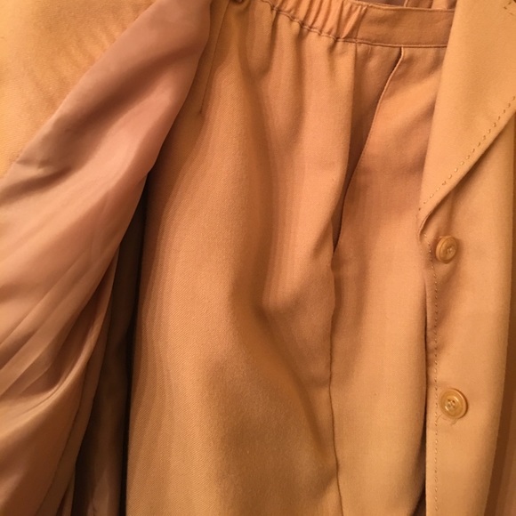 Sag Harbor Pet tan wool fully lined suit size 16 - Picture 2 of 5
